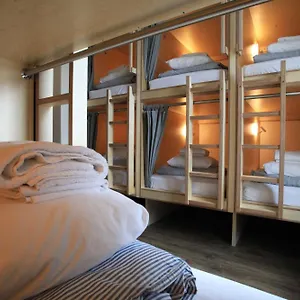 Saintlo Jail Hostal Otawa