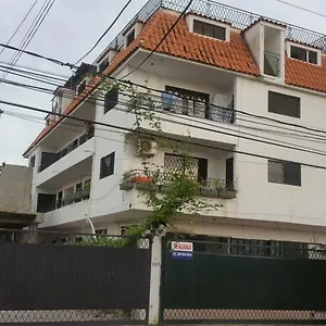 Adriano's Pensión Santo Domingo